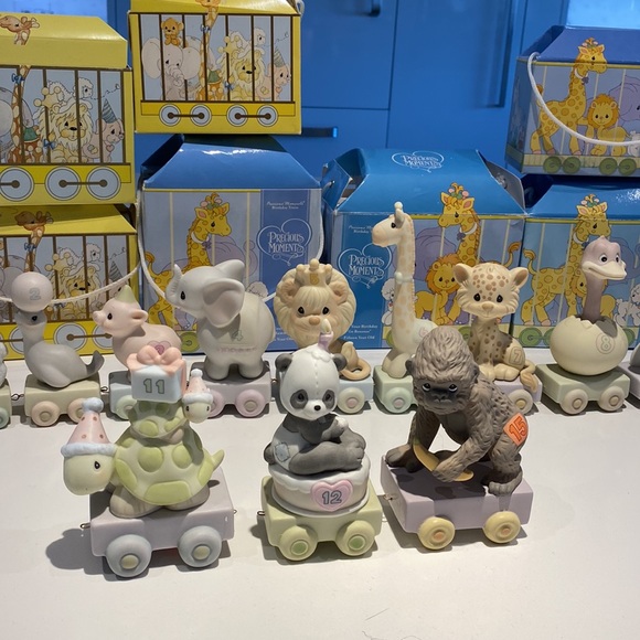 SOLD OUT - Picture 2 of 5